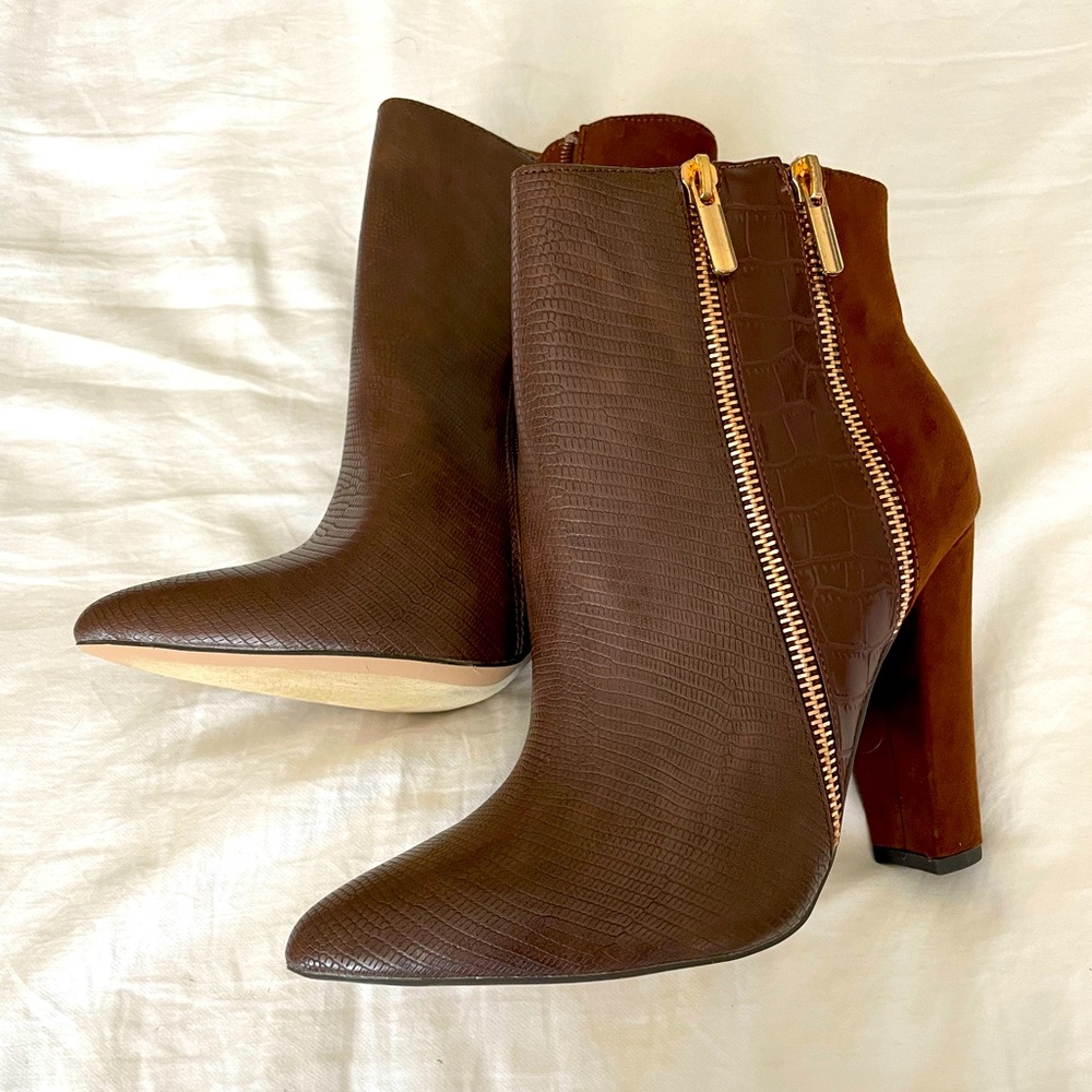 Block Heal Bootie NWOT